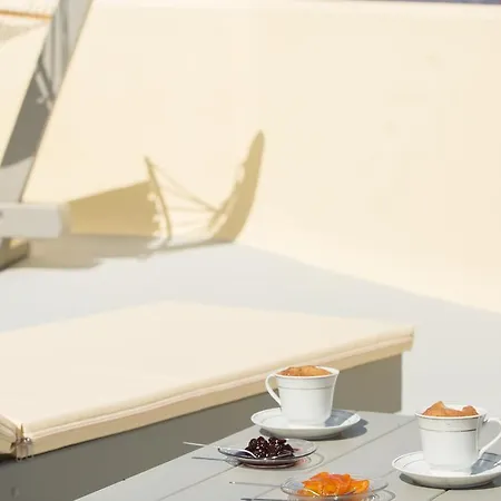 Nest With Hot Tub, Hammam & Outdoor Cinema Akrotiri (Santorini)
