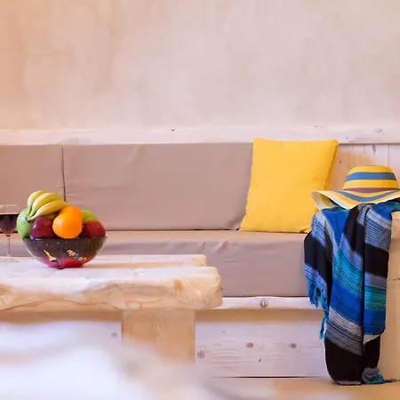 Nest With Hot Tub, Hammam & Outdoor Cinema Akrotírion