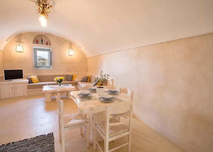 Nest With Hot Tub, Hammam & Outdoor Cinema Akrotírion